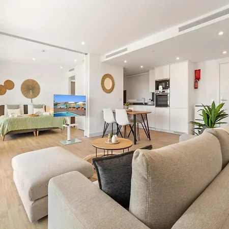 Stylish Lagoon Retreat Lejlighed *